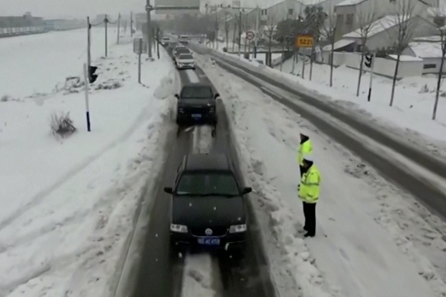 Milijuni Kineza se vraćaju kući: Ledeno vrijeme dovelo je do prometnog kaosa, ima i mrtvih