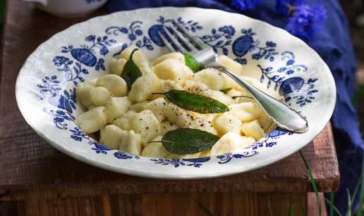 Njoki 'cacio e pepe' s tvrdim sirom će vas oduševiti okusom