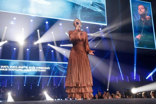 Zagreb: U Areni Zagreb održan koncert "Progledaj srcem"