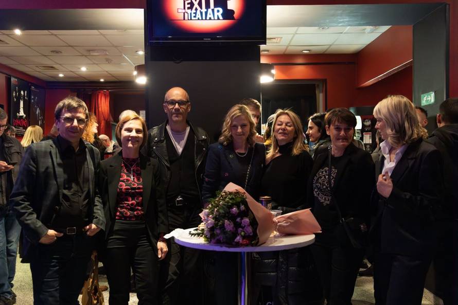 Bili smo na premijeri predstave 'Početak', a glumci poručuju: 'Tko ne kuži temu ima ispod 25'