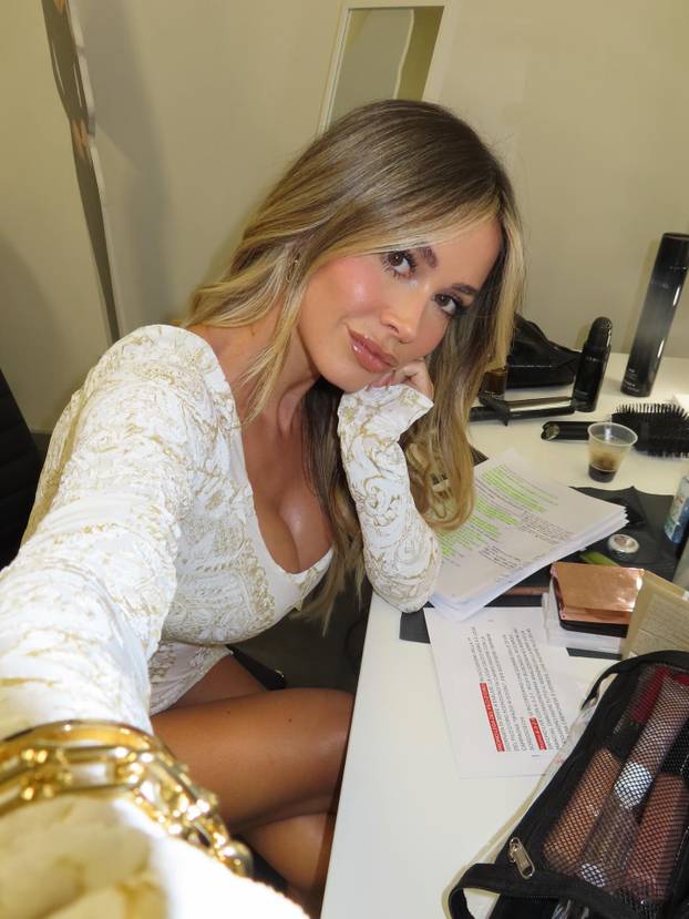 FOTO Diletta otkrila trbuščić! 'Najljepši poklon za ovaj Božić'