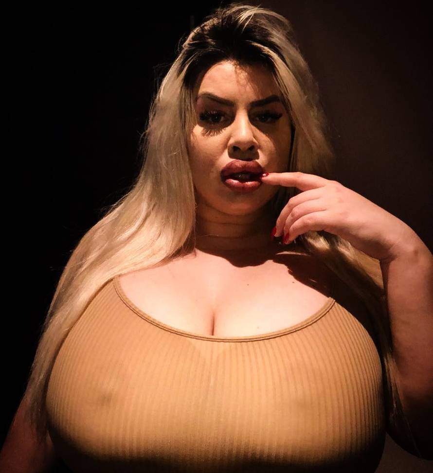 Srpska manekenka se operirala da bude poput Kim Kardashian