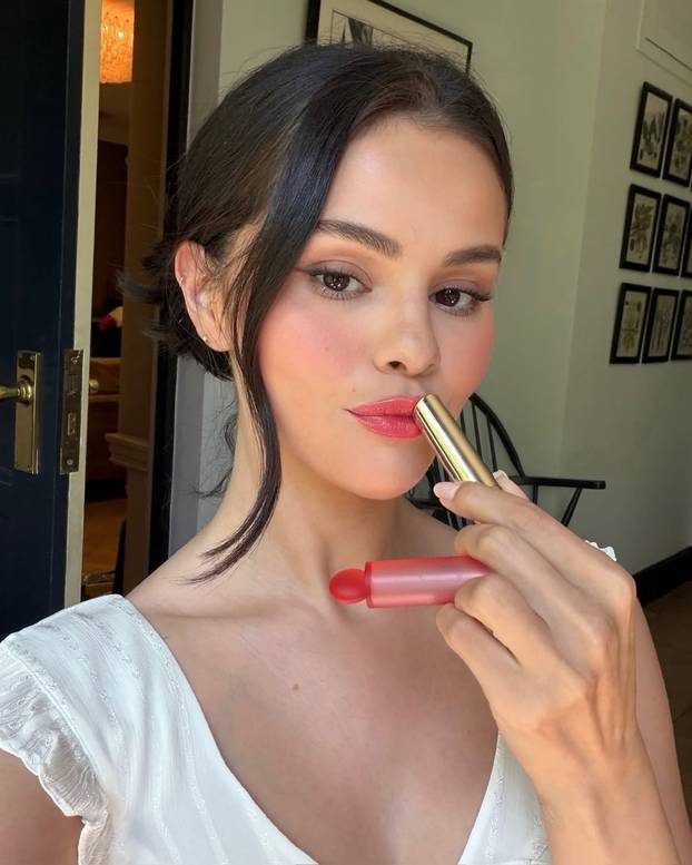 FOTO Poznata slatkica ljubila je brojne kolege: Pogledajte kako se mijenjala Selena Gomez