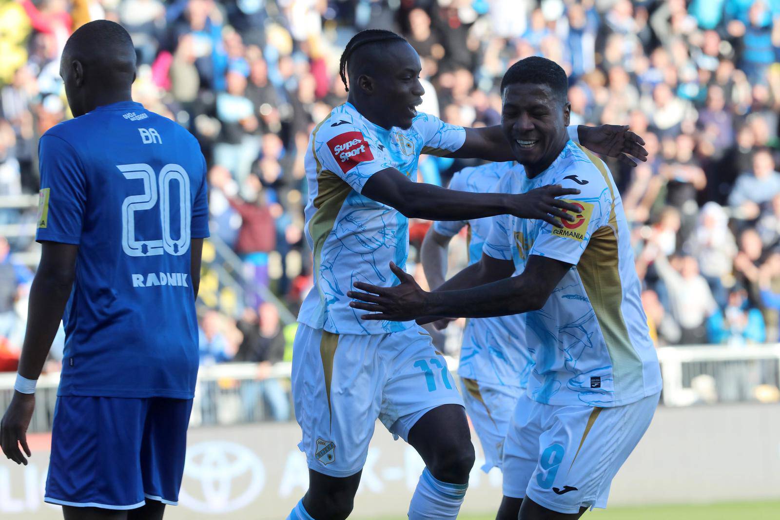 Rijeka: Golom Obenga HNK Rijeka vodi protiv NK Varaždin 2:0