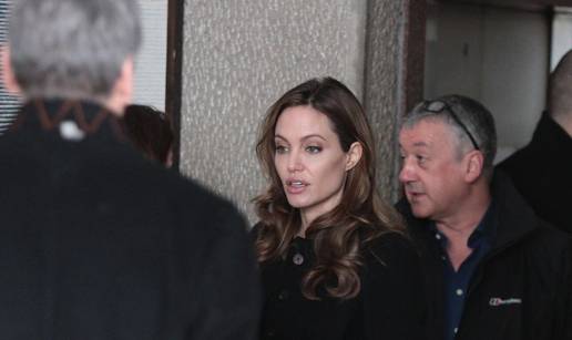 Angelina je kupila 2500 karata za premijeru svog filma u Zetri