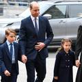 William i Kate s djecom pružili podršku kraljici na ceremoniji u čast pokojnom princu Phillipu
