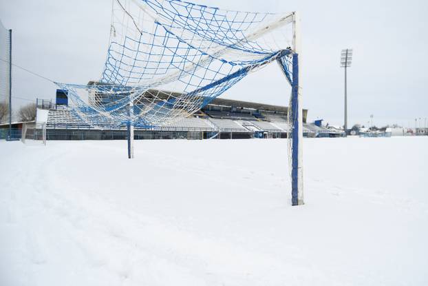 Kopivnica: Stadion Ivan Kušek Apaš osvanuo pod snježnim pokrivačem