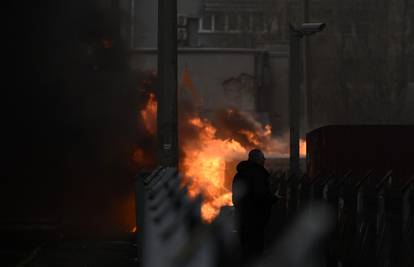 Veliki noćni napad dronovima na Kijev: Padale su krhotine po gradu, dječji vrtić u plamenu