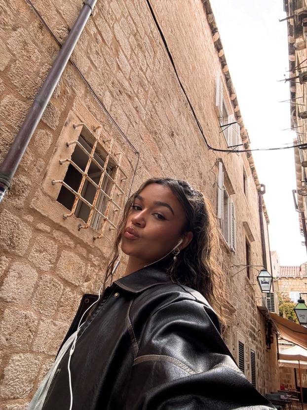 FOTO Zvijezda Netflixa partijala pa gledala Hajduk na Poljudu