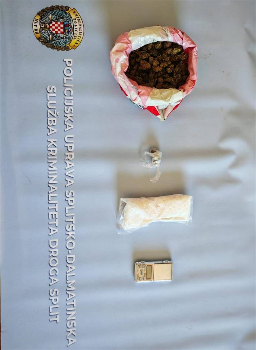 Policajci su na Hvaru našli plantažu marihuane, otkrili su i dilera speeda iz Trogira...