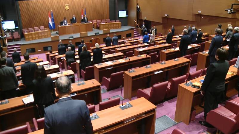 U Saboru održali minutu šutnje za ubijenog maturanta Luku: 'Da se nikad više ne ponovi...'