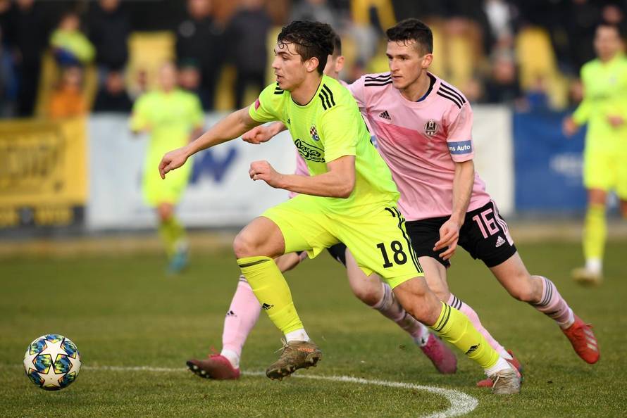 Sammir zabio golčinu Dinamu, Olmo sve promatrao sa zidića