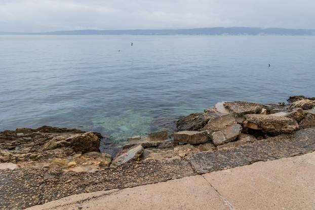 Šteta na rivi u Kaštel Starom nakon olujnog nevremena