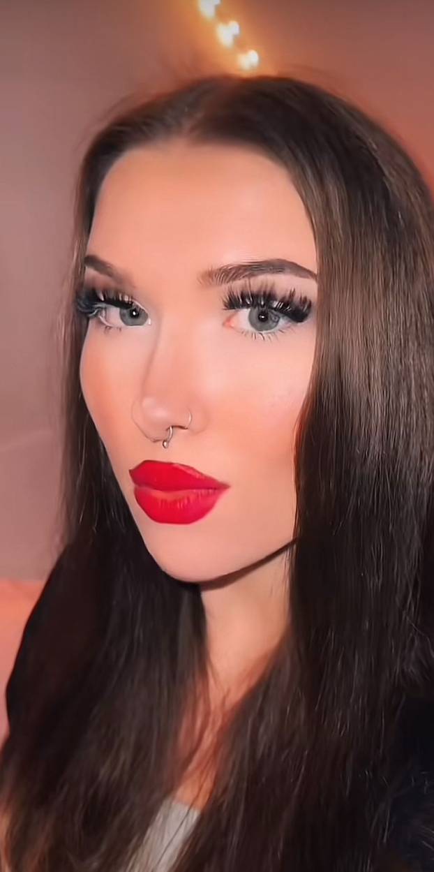 FOTO Ima 21 godinu, a cijela je istetovirana! Evo kako je prije izgledala: 'Roditelji su zgroženi'