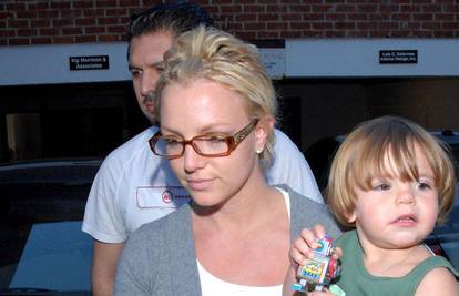 Problematična Britney ridala suze zbog sinova