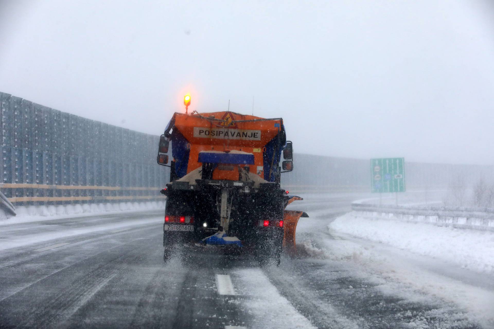 Zimski uvjeti na autocesti Zagreb - Rijeka