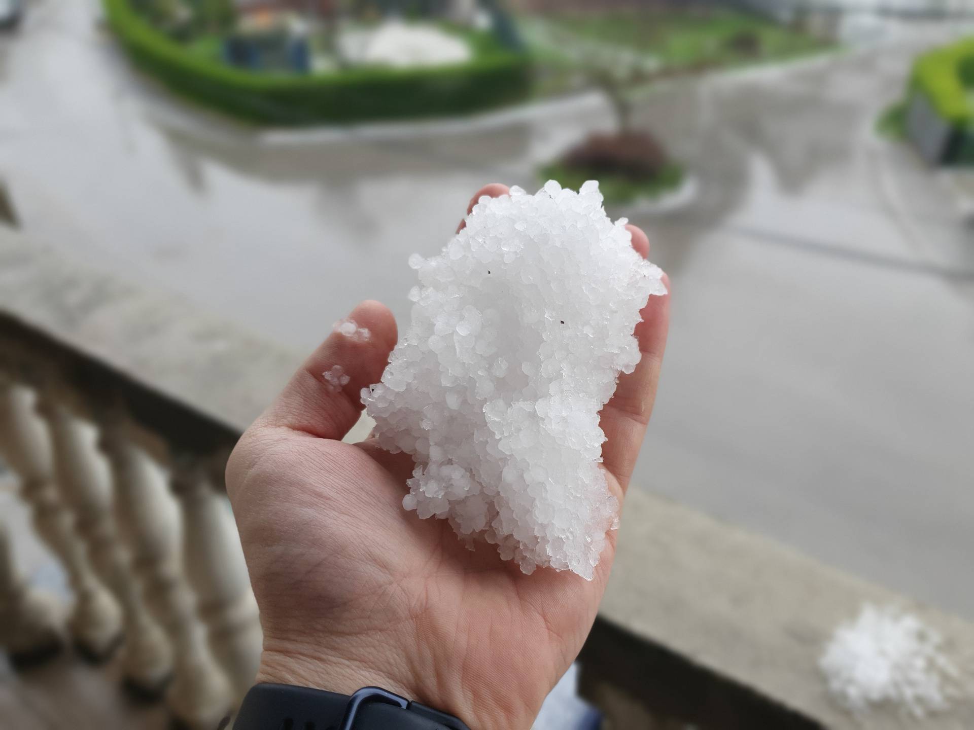 Ceste bijele, a nije Božić: Tuča i jak pljusak pogodili su Zagreb