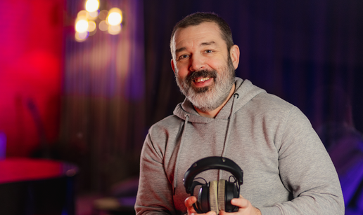Hrvoje Kečkeš godinama radi kao radijski voditelj. Za 24sata: 'Doris Pinčić me zvala na radio'