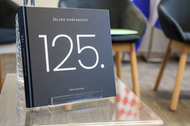Novska: Promocija fotomonografije 125. fotografa Željka Gašparovića