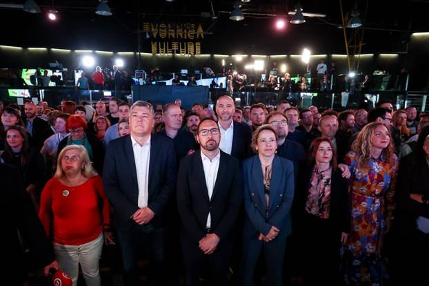 Zagreb: U stožeru stranke Možemo! i SDP članovi prate razvoj rezultata izbora