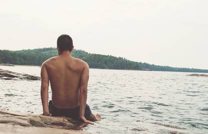 Tvrde da plivanje u hladnoj vodi pomaže liječiti bol od depresije