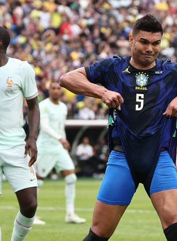 Soccer: International Mens Friendly-Brazil at France