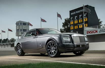 Unikatni Rolls-Royce Phantom Coupe diše stazom Goodwood