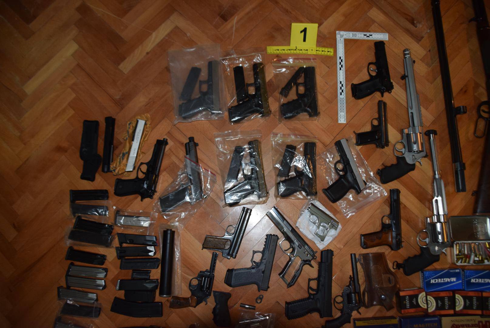 Pali krijumčari oružja: Poštom slali pištolje kao da su igračke