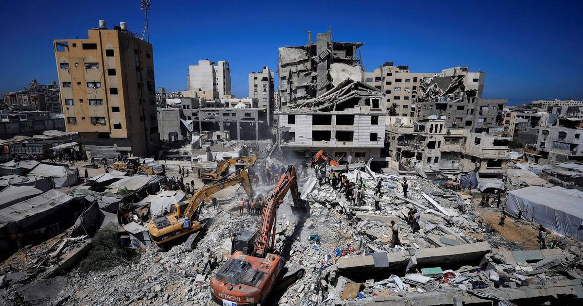 Tragedy in Gaza: At least 20 dead, a building damaged by Israeli attacks collapsed