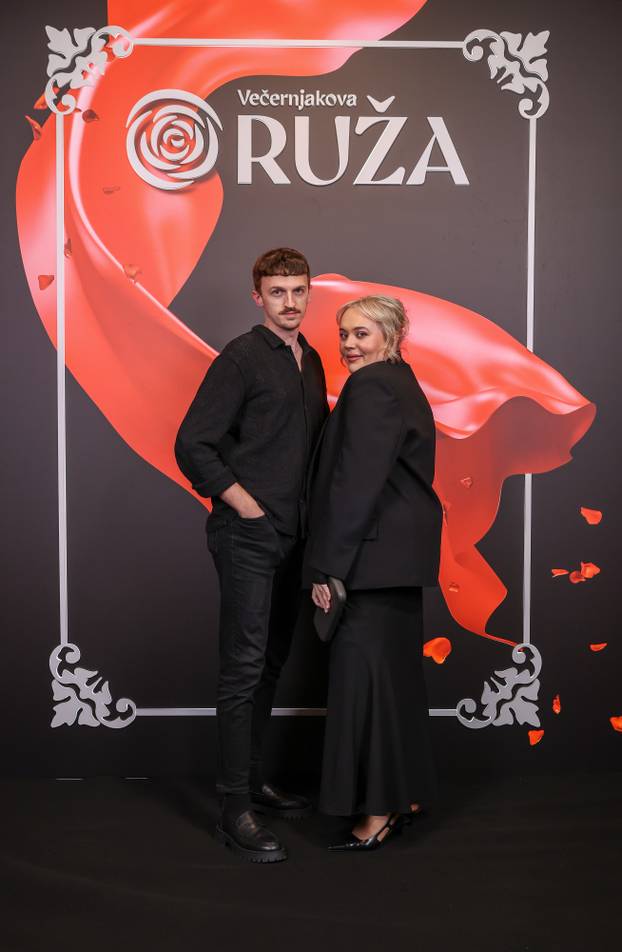 Zagreb: Uzvanici na dodjelu medijske nagrade "Večernjakova ruža" u Hrvatskom narodnom kazalištu