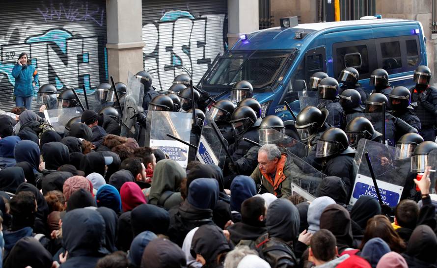 Protest against Spain's cabinet meeting in Barcelona