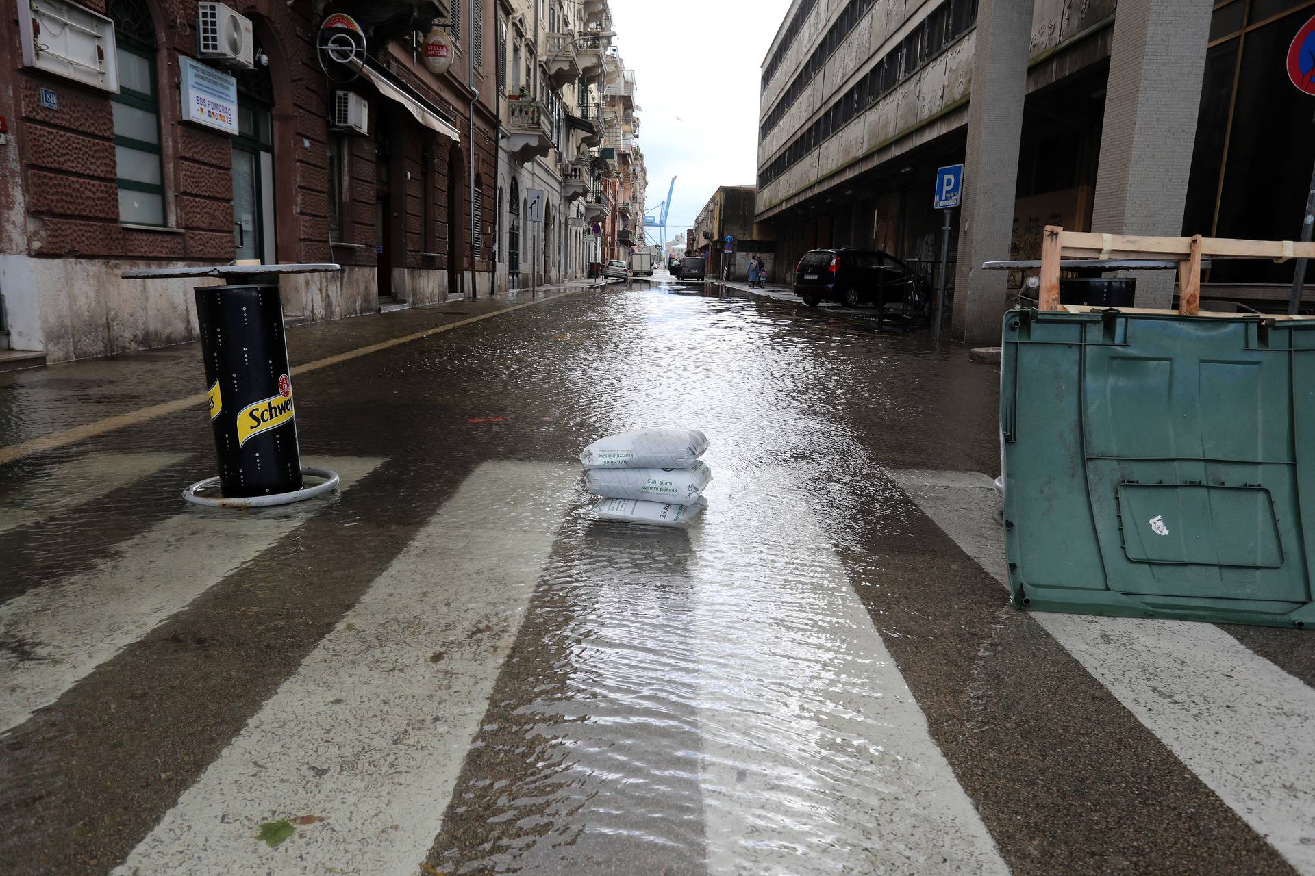 Rijeka: Posljedice sinoćnjeg kišnog nevremena 