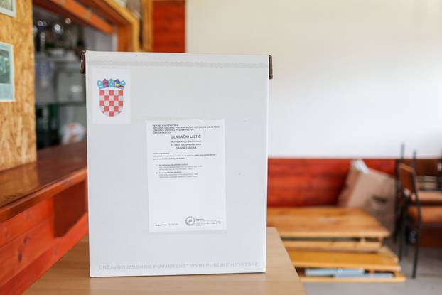 Zabok: Građani glasuju u drugom krugu lokalnih izbora