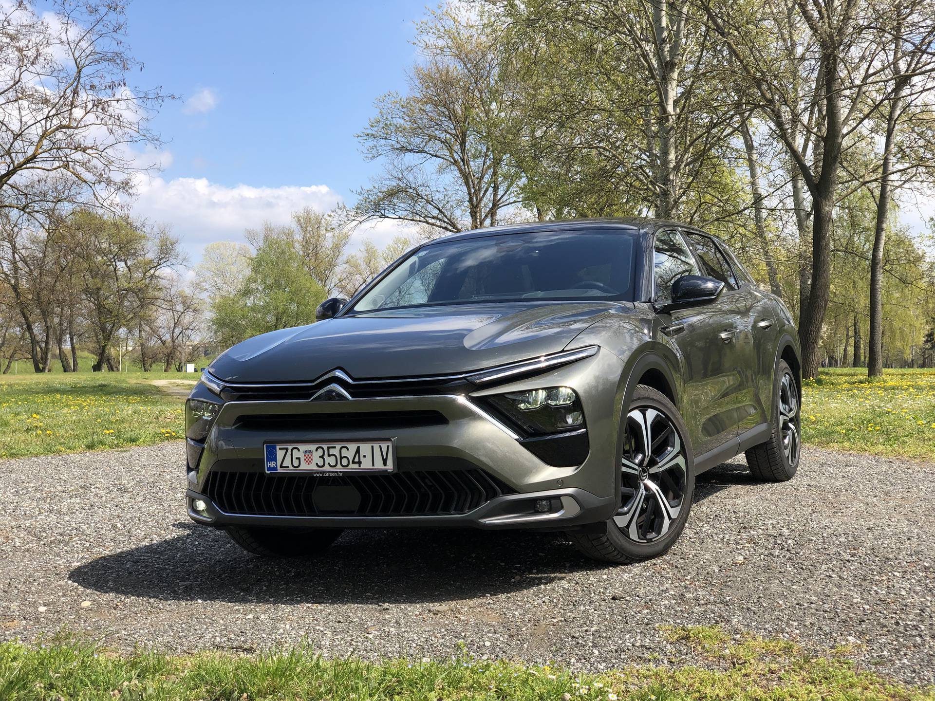 Testirali smo Citroën C5 X: Stara škola francuske udobnosti