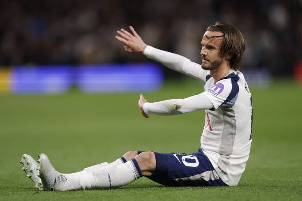 Premier League - Tottenham Hotspur v Leeds United
