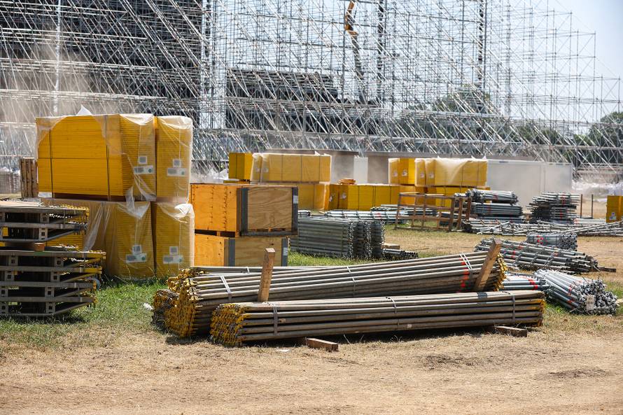 Zagreb: Radovi na izgradnji pozornice za koncert Marka Perkovića Thompsona