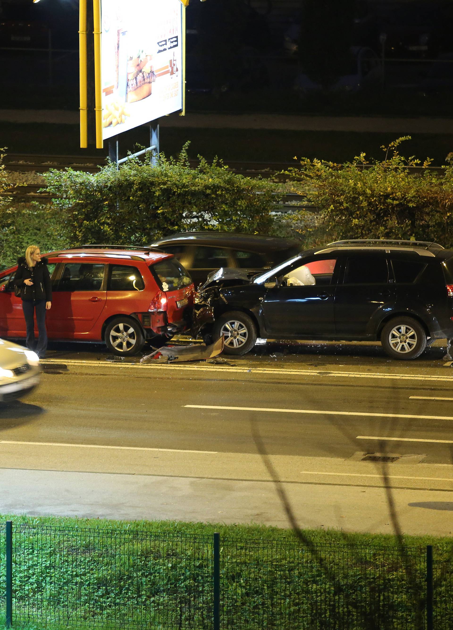 Zagreb: Dvije osobe ozlijeđene u lančanom sudaru četiri vozila na Aleji Bologne