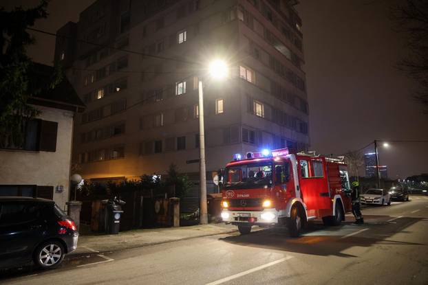 Zagreb: Po&zcaron;ar elektri&ccaron;nih stupova