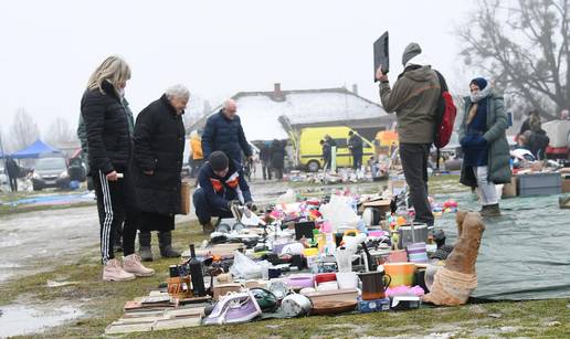 FOTO Lo&scaron;e vrijeme pokvarilo je ugo&dstrok;aj na buvljaku u Koprivnici