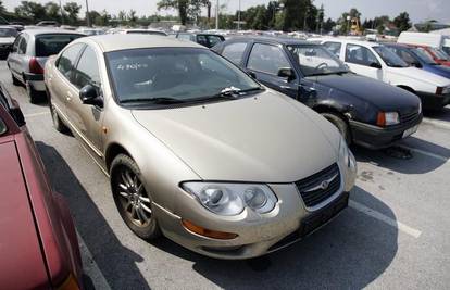 Skupe automobile prodaju po 1500 kuna na dražbi...