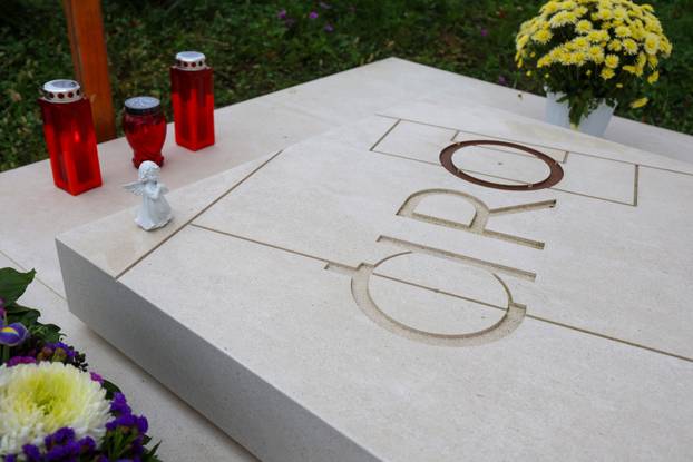 Zagreb: Posljednja počivalista poznatih Hrvata na groblju Mirogoj