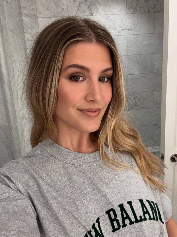 FOTO S 31 godinom oprostila se od tenisa, a zbog obrijane glave izgubila je vrijedno sponzorstvo