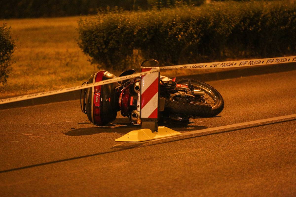 Detalji nesreće na Heinzelovoj: Motorist (41) udario u rubni kamen, izletio s ceste i poginuo