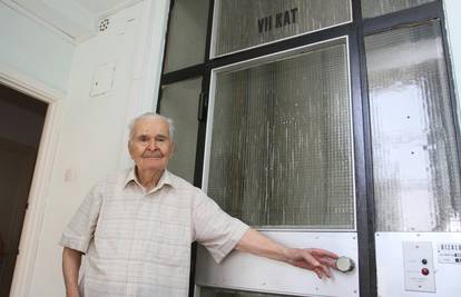 Umirovljenici su zarobljeni 20 dana u stanu jer im lift ne radi