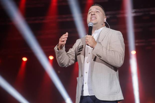 Zagreb: U Areni Zagreb održan koncert "Progledaj srcem"