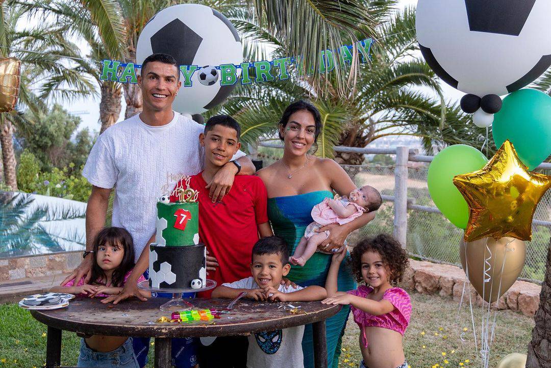 Cristiano Ronaldo i zaručnica su odredili stroga pravila za odgoj djece, a oni ih moraju poštivati