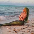 Nicki Minaj je morska sirena u toplesu: Nasukala se na plažu
