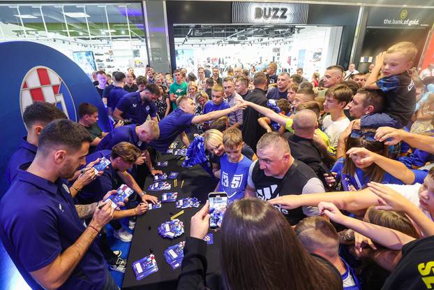 Zagreb: Otvorenje novog Dinamovog fan shopa