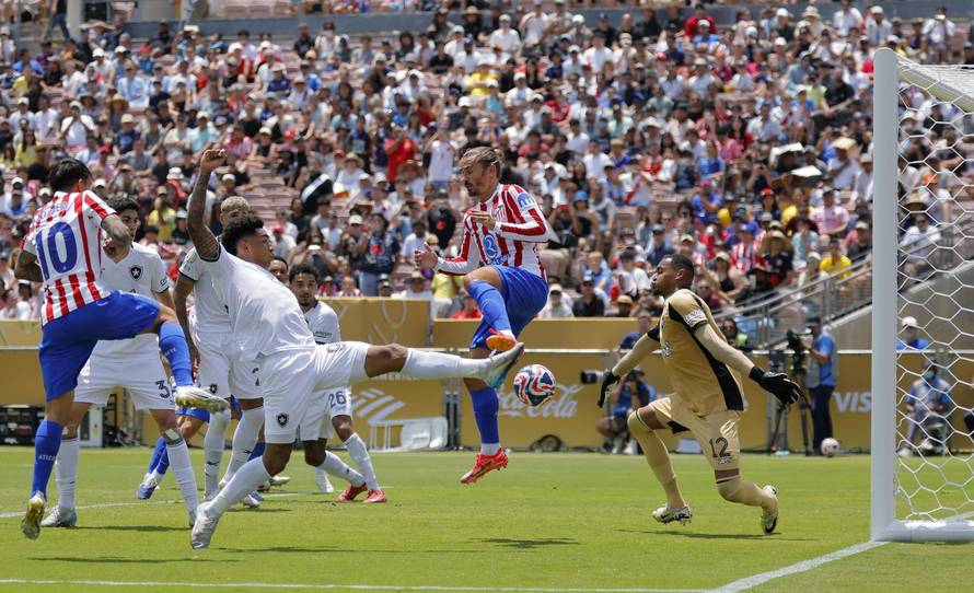 FIFA Club World Cup - Group B - Atletico Madrid v Botafogo