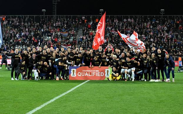 Slavlje nogometaša Hrvatske nakon pobjede nad Farskim otocima i plasmana na Svjetsko prvenstvo